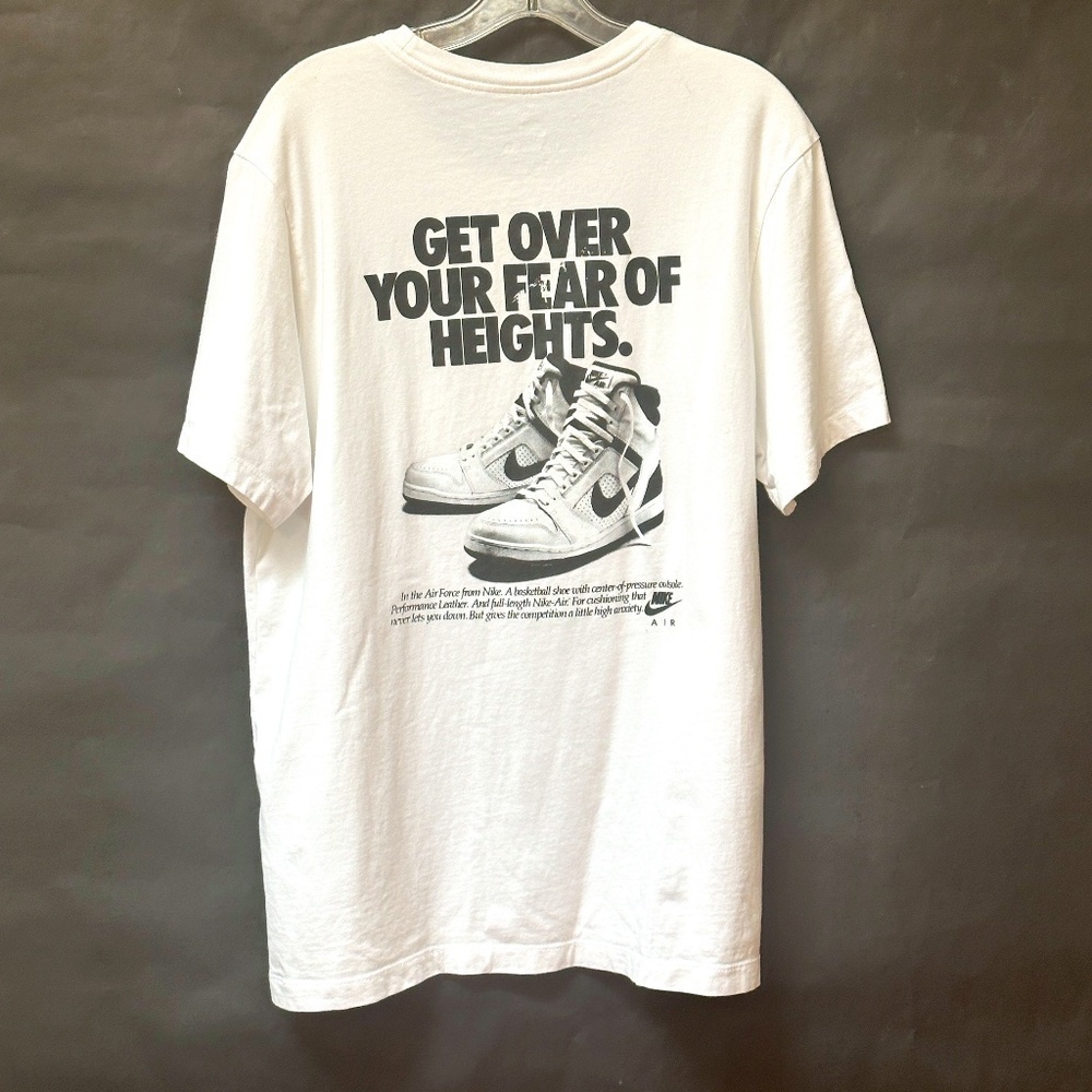 NIKE Air Sneakers Athletic Activewear Short Sleeve White Tee Shirt